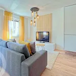 Primeroses I 43m2 I Balcony I Near The Centre 9 Min